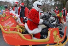 Moto Deda Mraz je stigao i ove 2018. godine da obiđe decu u Sremčici moto deda mraz 2018