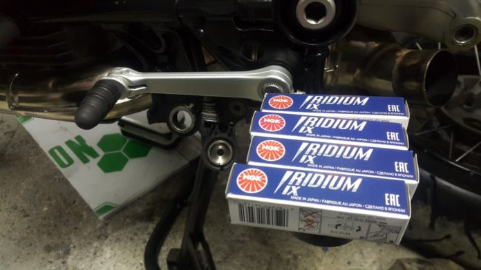zamena svecica na bmw r1200gsa