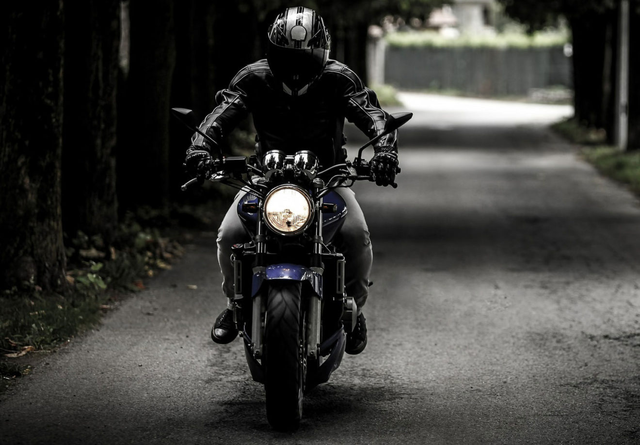 фото байкеров на мотоциклах в шлемах