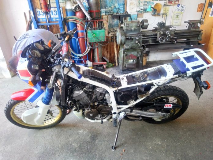 Restauracija - Honda Africa Twin XRV 650 RD03