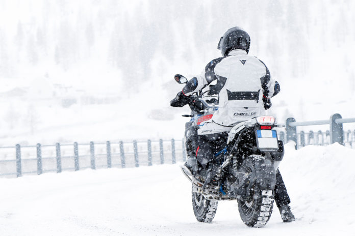 Vožnja motocikla u zimskim uslovima