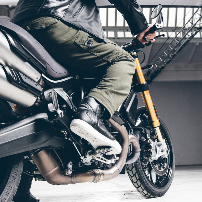 Moto pantalone