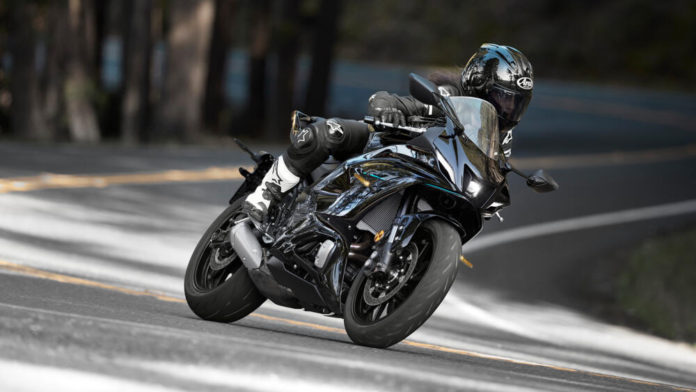 Yamaha R7