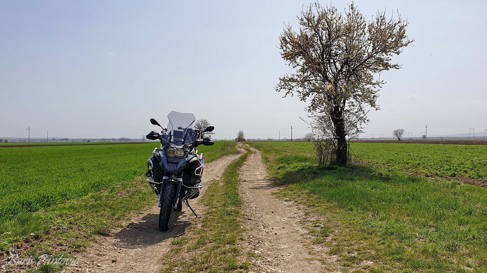 Predlozi za izlete motociklom u Srbiji - Srebrno jezero i Ramska tvrđava