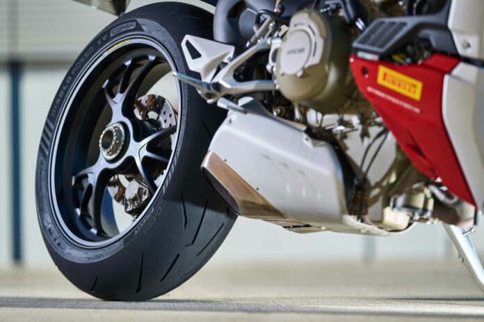 Pirelli Diablo Rosso IV Corsa