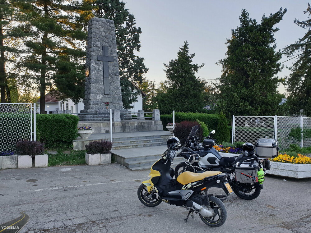 Predlozi za izlete motociklom u Srbiji - Čačansko groblje
