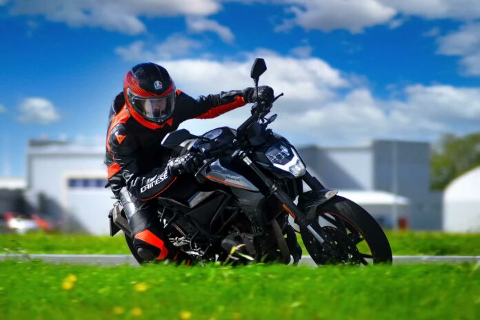 CFMOTO 300NK