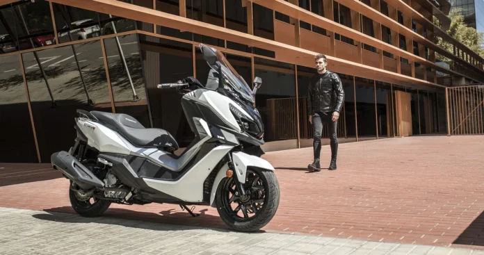 SYM Cruisym α 300