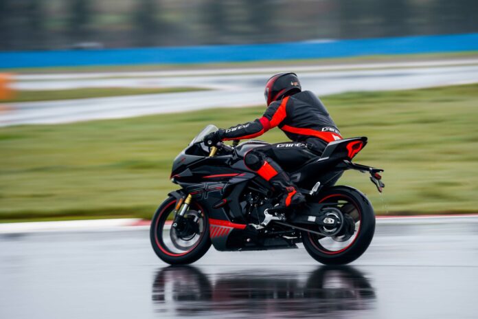 CFMOTO 450SR test