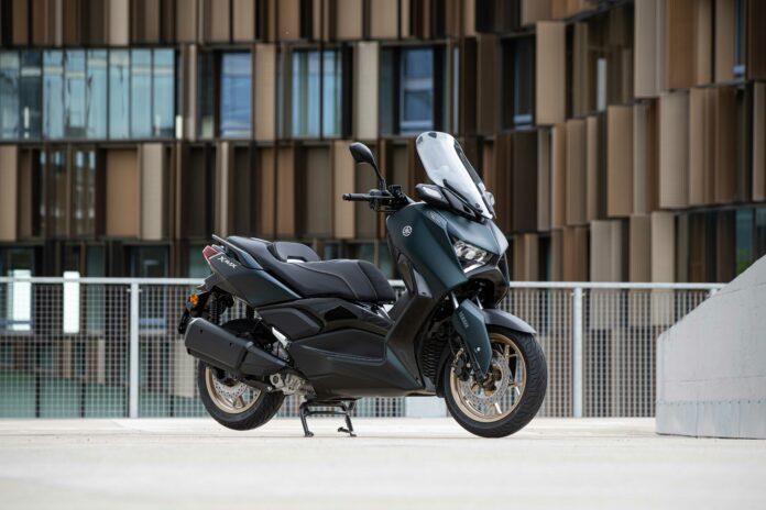 Yamaha XMAX 300 Tech Max