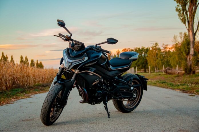 CFMOTO 800NK Advance