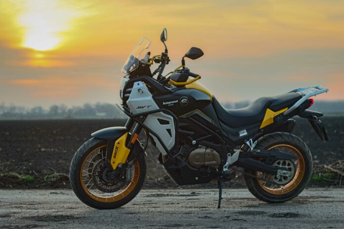 QJMOTOR SVT650X