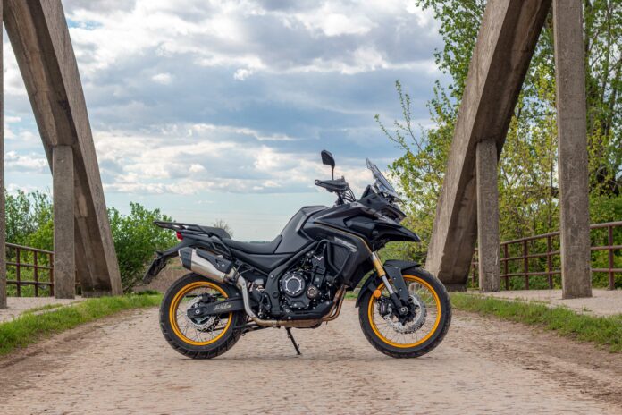 Voge 525DSX