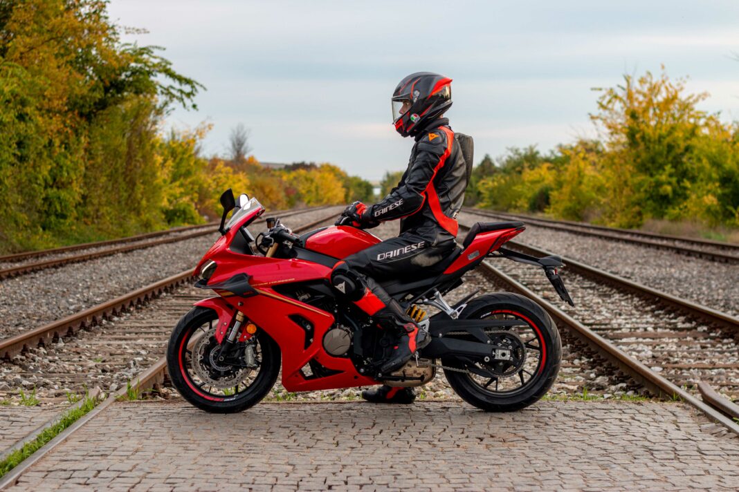 QJMOTOR SRK800RR