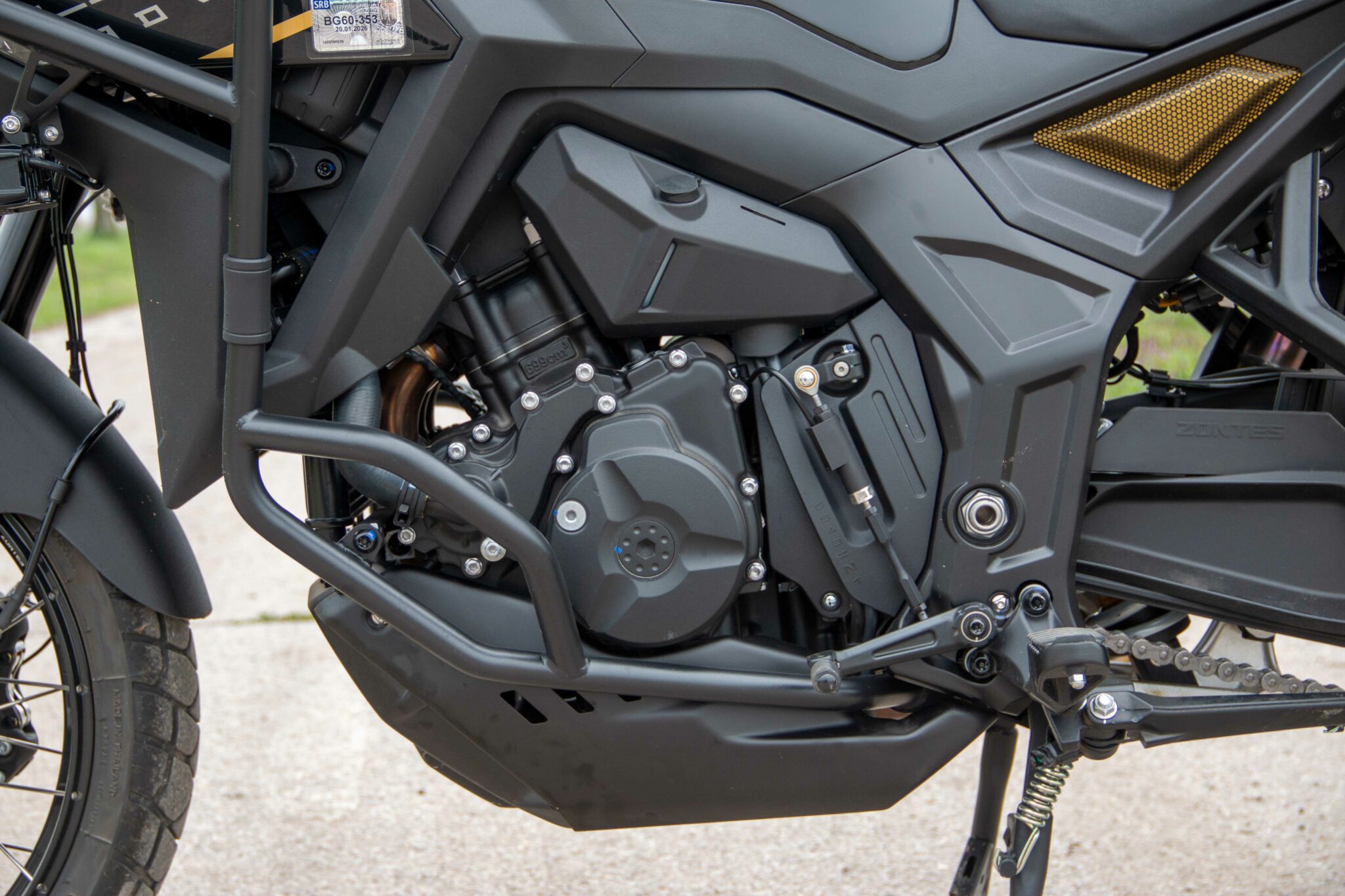 Zontes 703F - Tri cilindra na Zontesov način - BJBikers.com