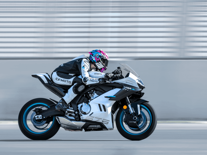 CFMOTO 675SR-R