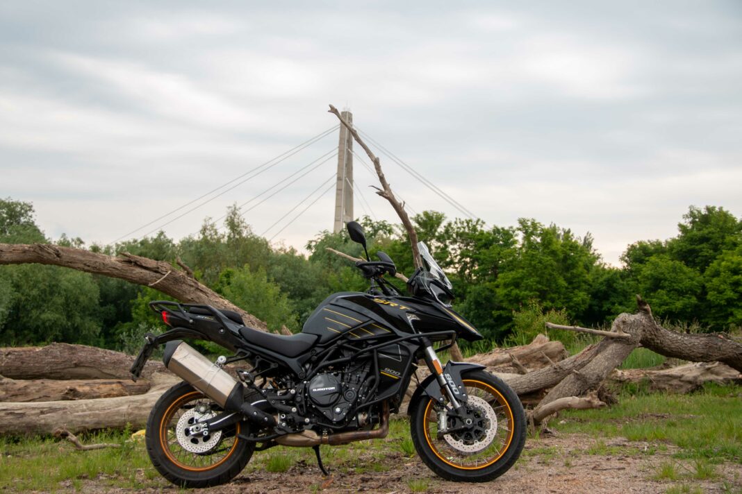 QJMOTOR SRT900SX