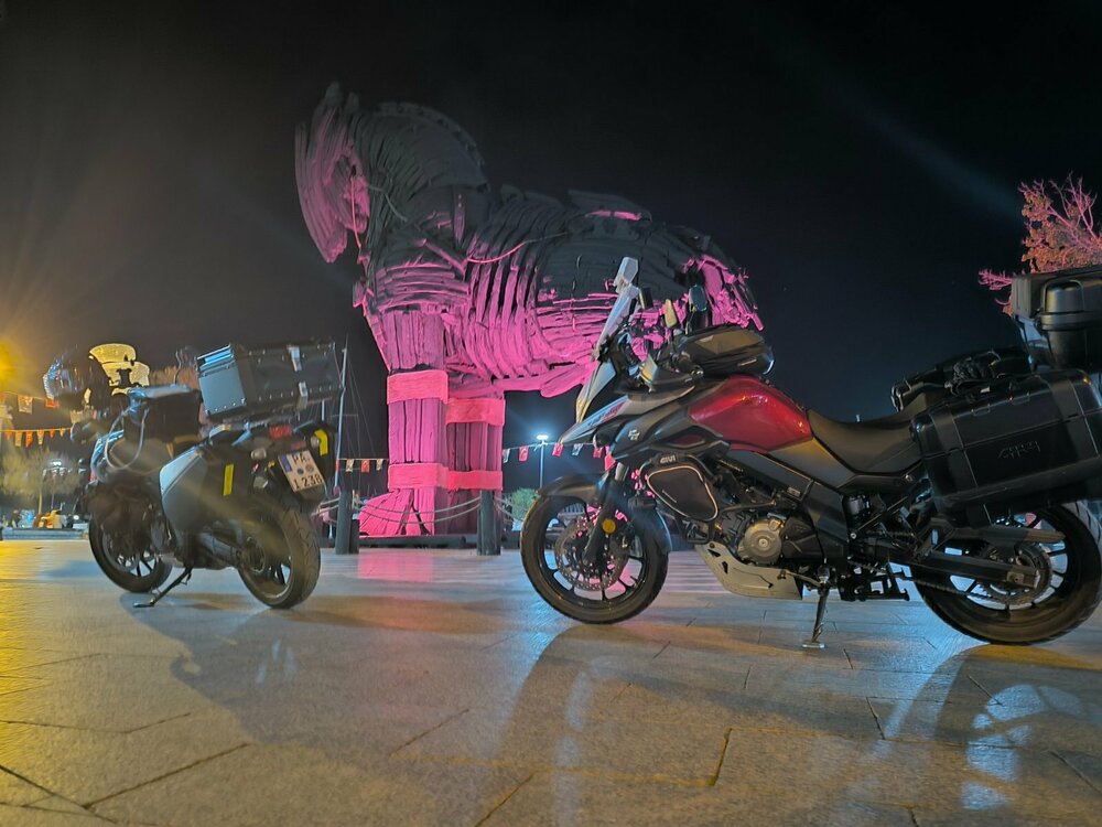 2 kuma na 2 Stroma u Zemlji lijepih konja