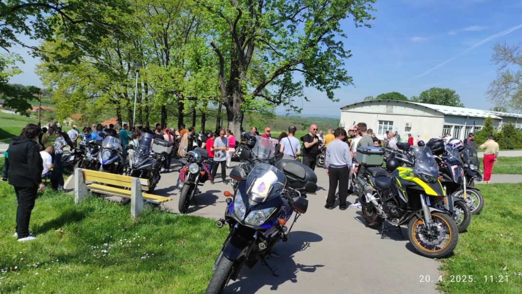 motociklisti u domu u sremčici