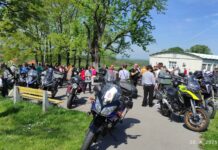 motociklisti u domu u sremčici