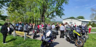 motociklisti u domu u sremčici