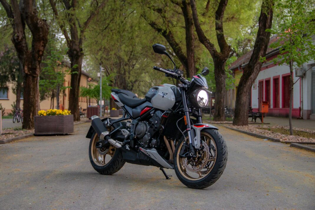 Triumph Trident 800