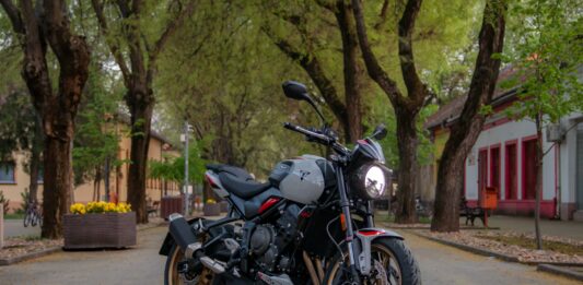 Triumph Trident 800