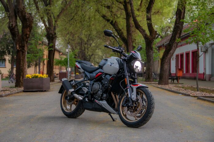 Triumph Trident 800