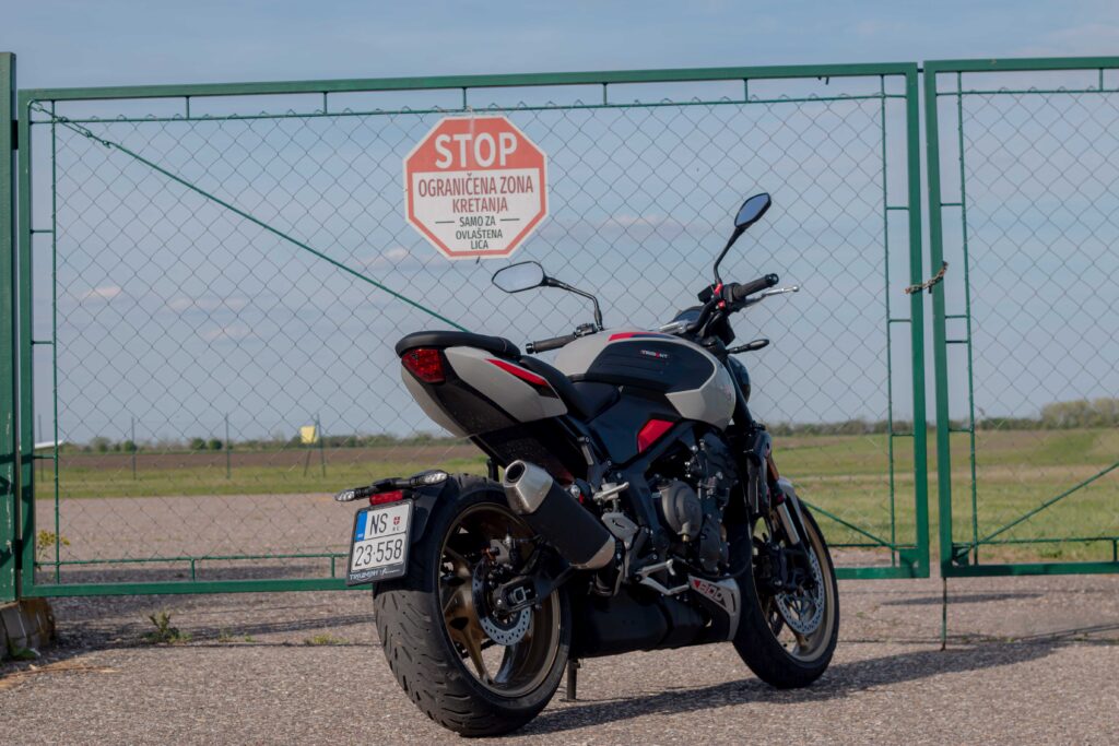 Triumph Trident 800