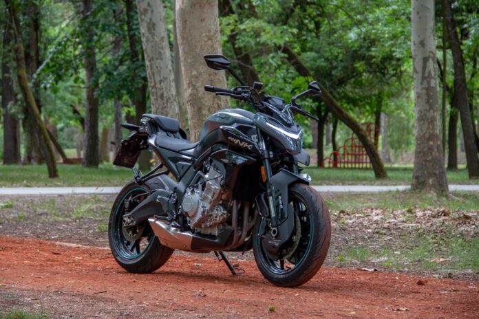 CFMOTO 675NK